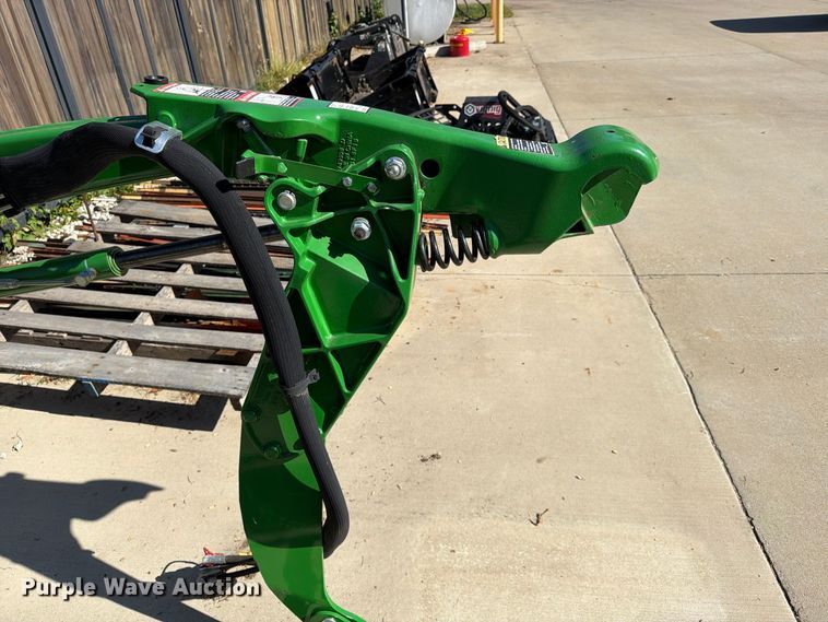 image for item FU4826 2018 John Deere 320R loader