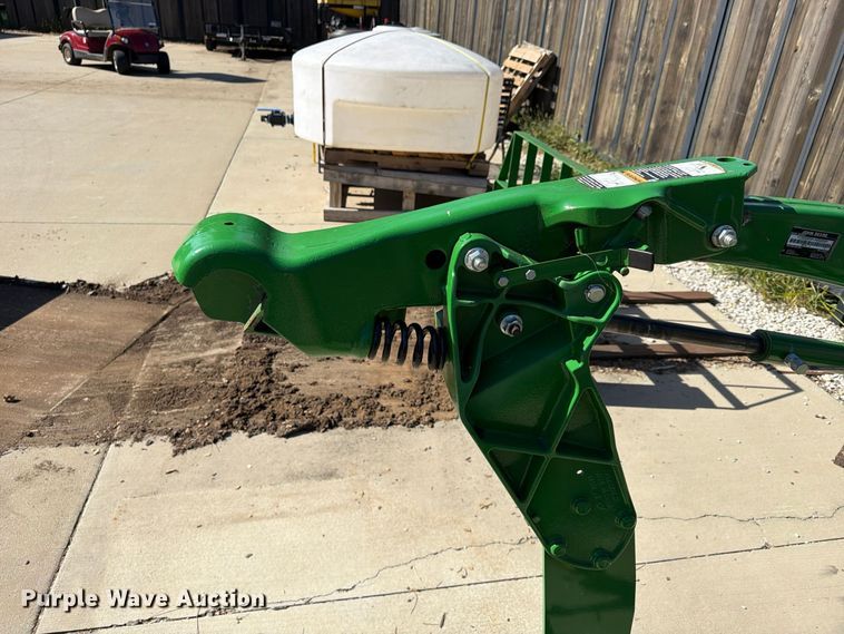 image for item FU4826 2018 John Deere 320R loader