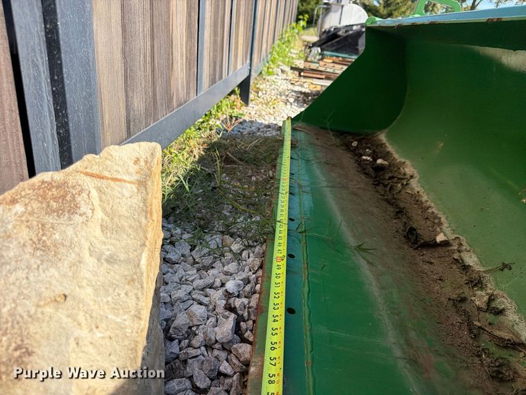 image for item FU4826 2018 John Deere 320R loader