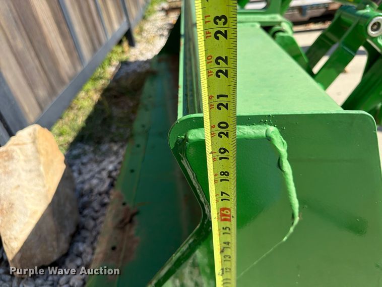 image for item FU4826 2018 John Deere 320R loader