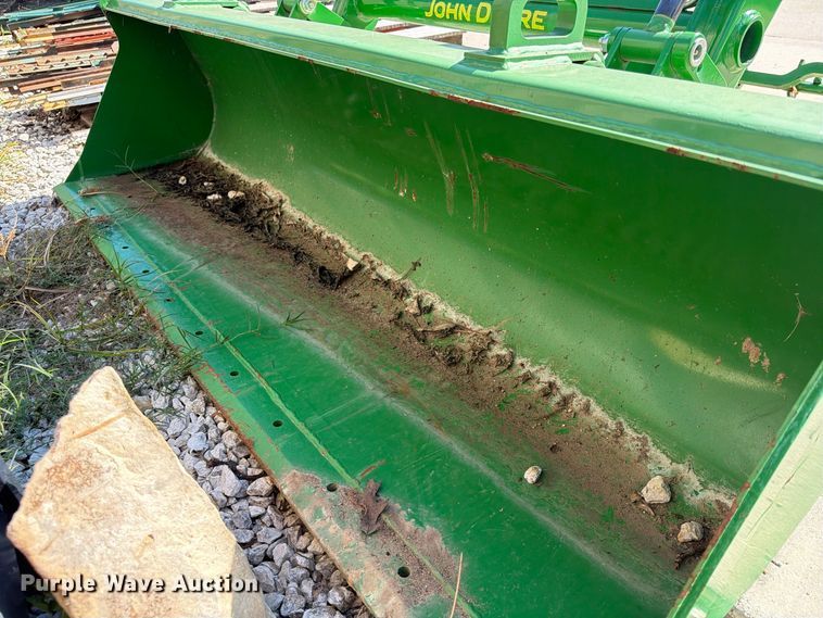 image for item FU4826 2018 John Deere 320R loader