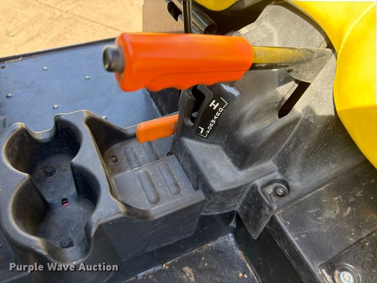 image for item FU4830 2016 John Deere Gator HPX utility vehicle