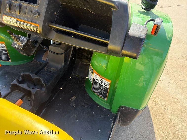 image for item FU4830 2016 John Deere Gator HPX utility vehicle