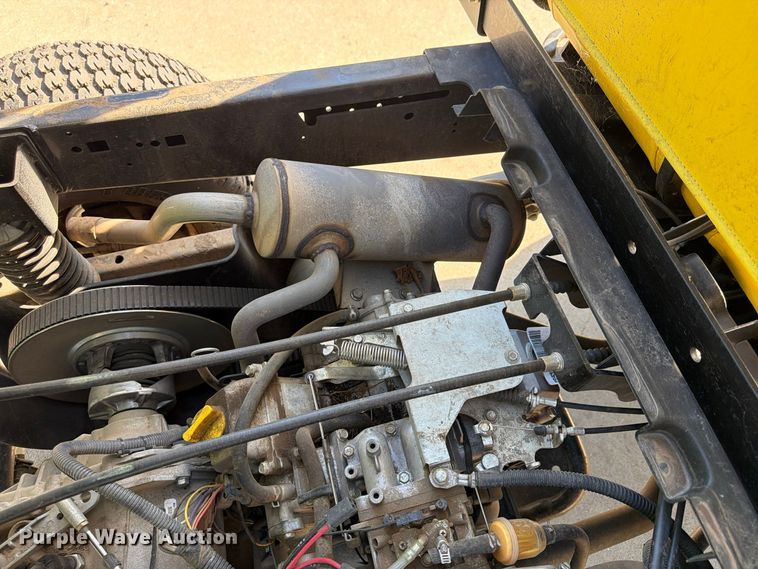 image for item FU4830 2016 John Deere Gator HPX utility vehicle