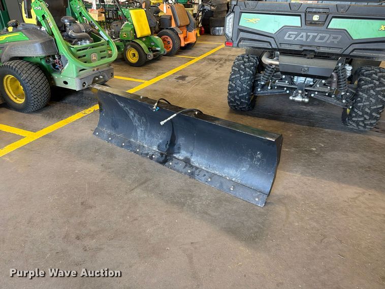 image for item FU4830 2016 John Deere Gator HPX utility vehicle