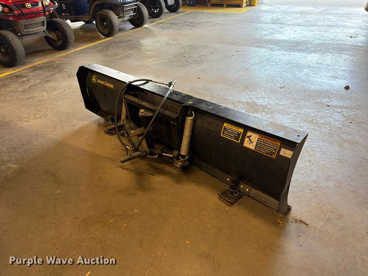 image for item FU4830 2016 John Deere Gator HPX utility vehicle