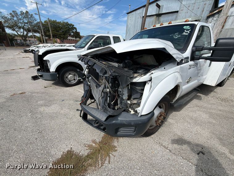 image for item FU5007 2015 Ford F350 Super Duty utility bed pickup truck