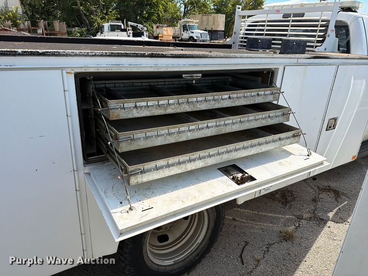 image for item FU5007 2015 Ford F350 Super Duty utility bed pickup truck