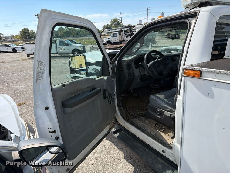 image for item FU5007 2015 Ford F350 Super Duty utility bed pickup truck