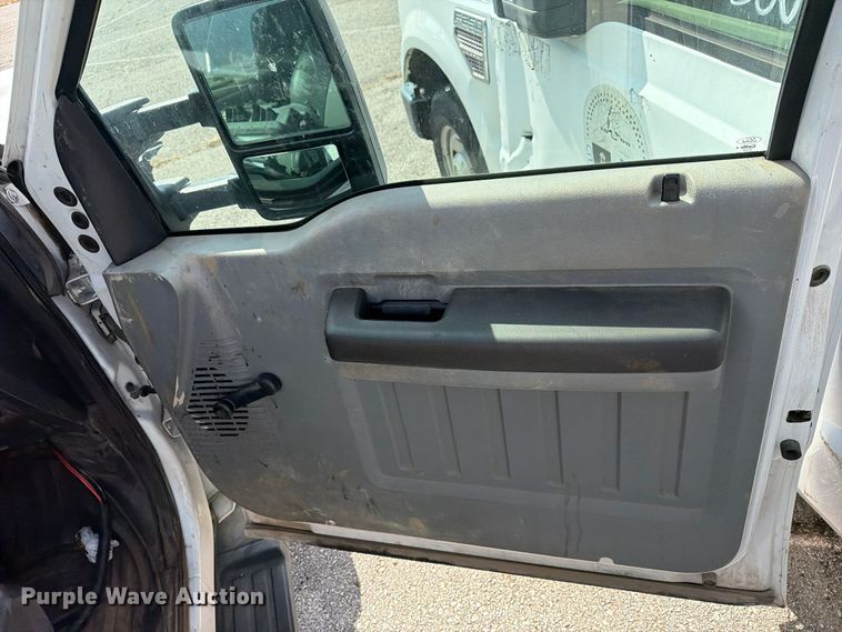 image for item FU5007 2015 Ford F350 Super Duty utility bed pickup truck