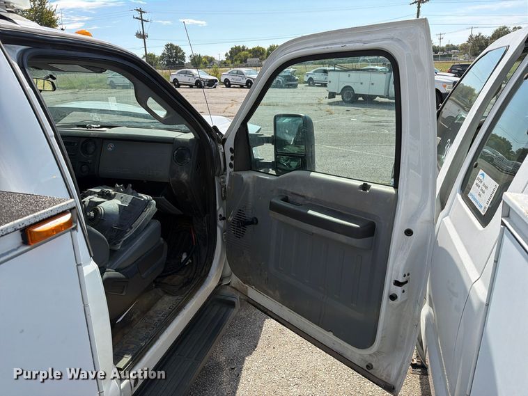 image for item FU5007 2015 Ford F350 Super Duty utility bed pickup truck