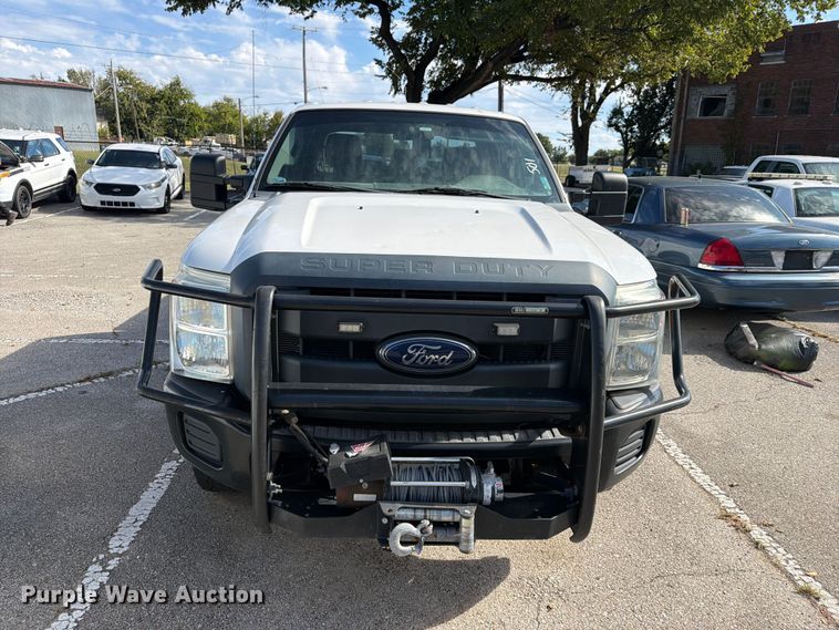 image for item FU5008 2013 Ford F250 Super Duty Crew Cab pickup truck