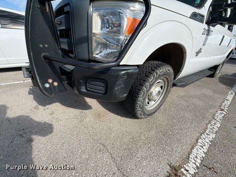 image for item FU5008 2013 Ford F250 Super Duty Crew Cab pickup truck
