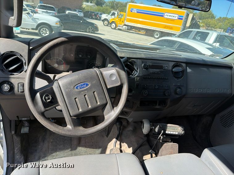 image for item FU5008 2013 Ford F250 Super Duty Crew Cab pickup truck
