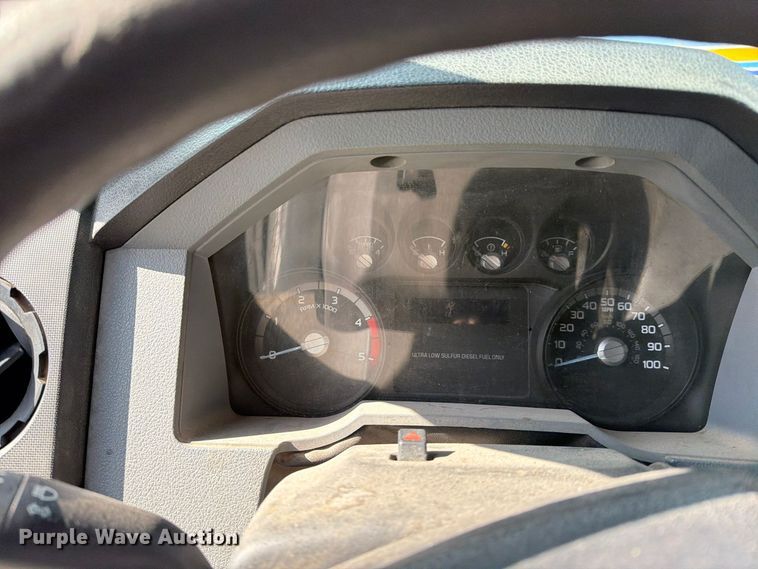 image for item FU5008 2013 Ford F250 Super Duty Crew Cab pickup truck