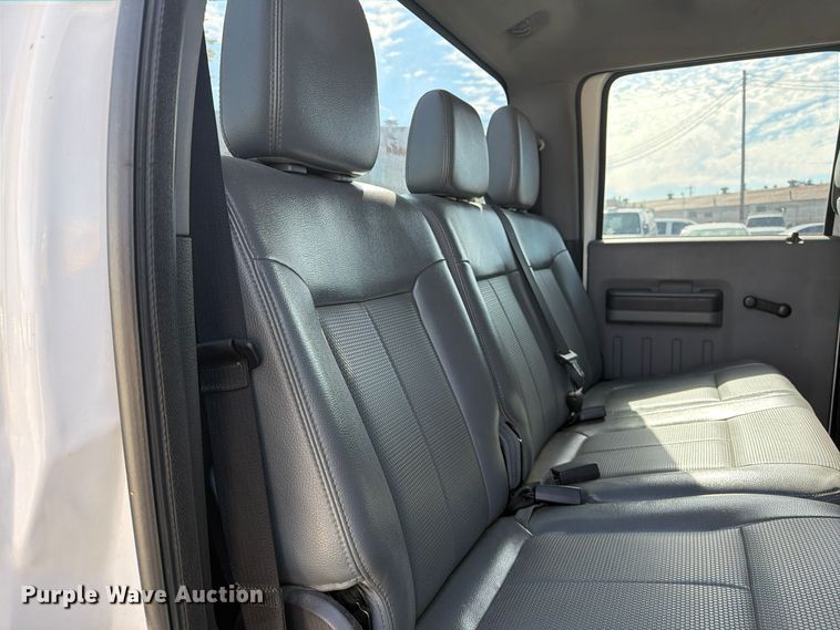 image for item FU5008 2013 Ford F250 Super Duty Crew Cab pickup truck