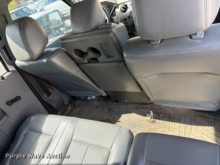 image for item FU5008 2013 Ford F250 Super Duty Crew Cab pickup truck