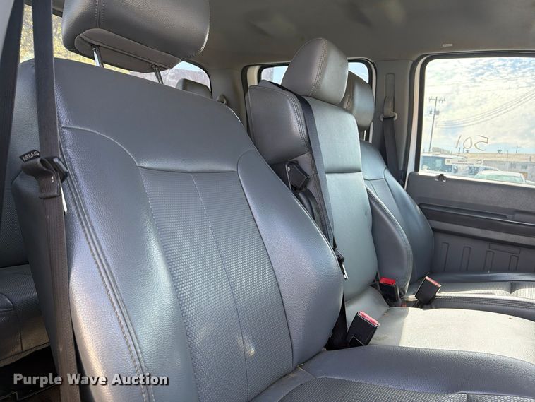 image for item FU5008 2013 Ford F250 Super Duty Crew Cab pickup truck