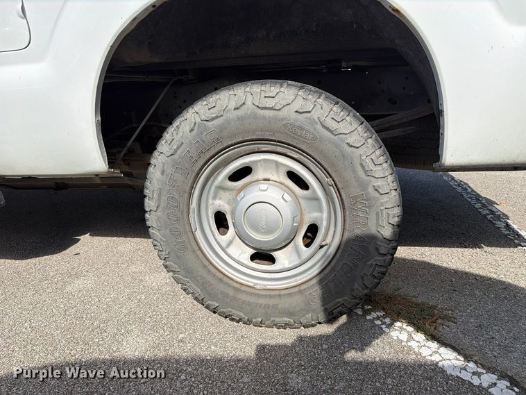 image for item FU5008 2013 Ford F250 Super Duty Crew Cab pickup truck