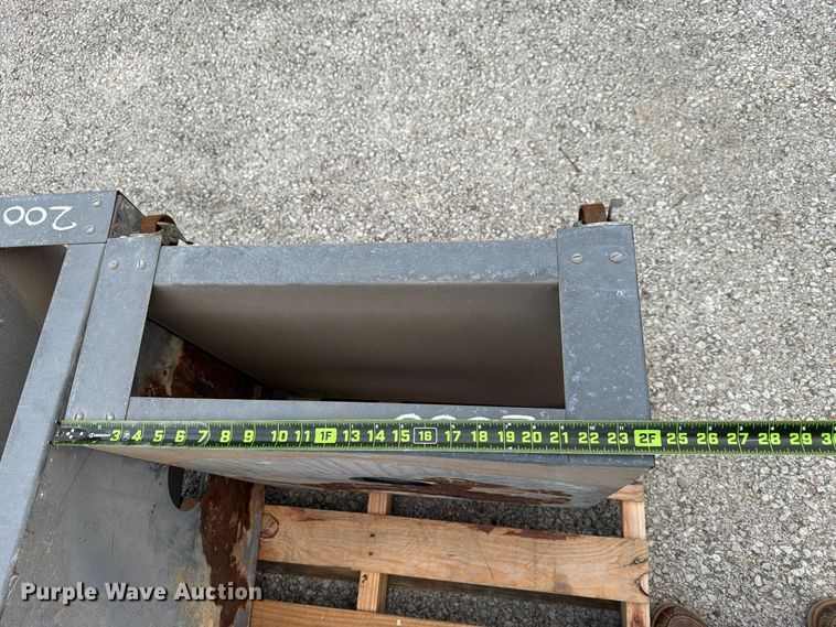 image for item FU5009 Paragon Oval 10 pottery kiln