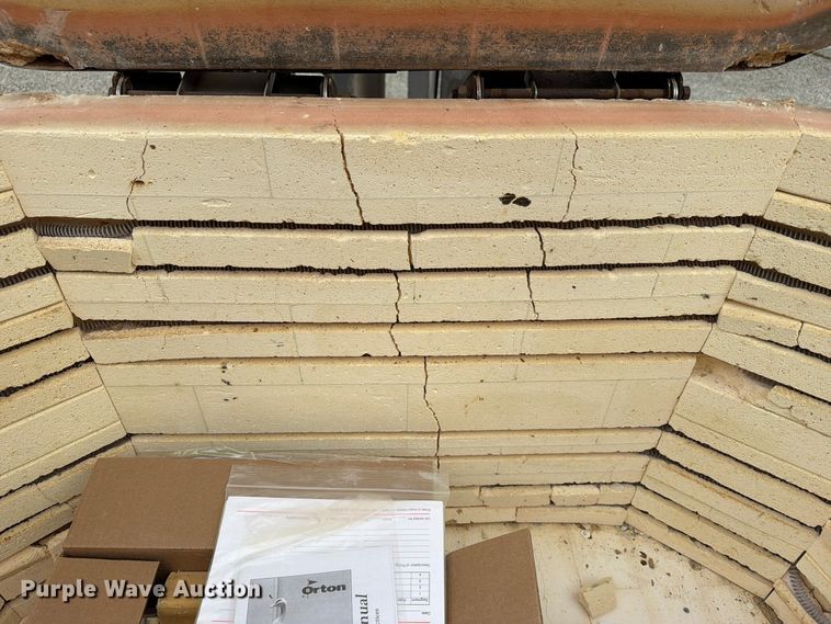 image for item FU5009 Paragon Oval 10 pottery kiln
