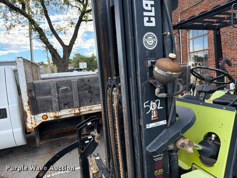 image for item FU5010 2010 Clark 8K forklift