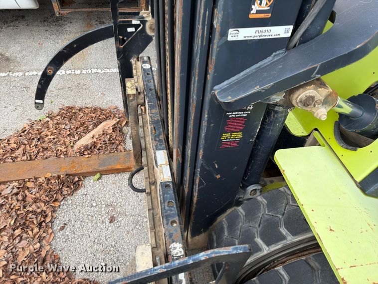 image for item FU5010 2010 Clark 8K forklift