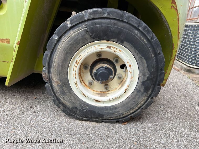 image for item FU5010 2010 Clark 8K forklift