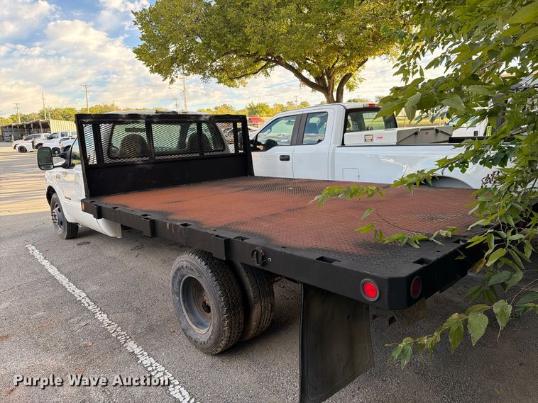 image for item FU5012 1999 Ford F350 Super Duty flatbed pickup truck