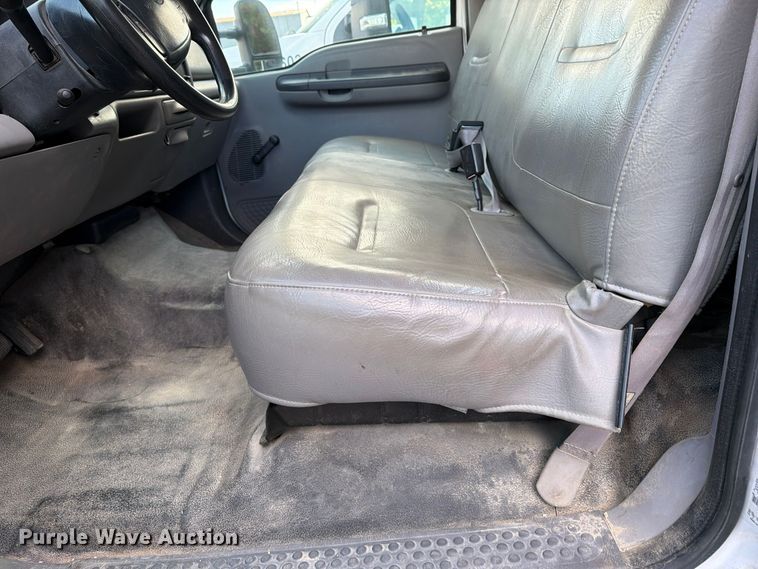 image for item FU5012 1999 Ford F350 Super Duty flatbed pickup truck