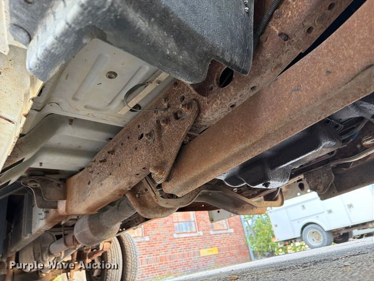 image for item FU5012 1999 Ford F350 Super Duty flatbed pickup truck