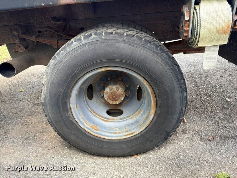 image for item FU5012 1999 Ford F350 Super Duty flatbed pickup truck
