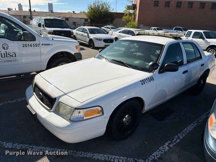 image for item FU5016 2011 Ford Crown Victoria Police Interceptor 