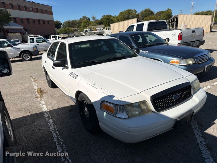 image for item FU5016 2011 Ford Crown Victoria Police Interceptor 
