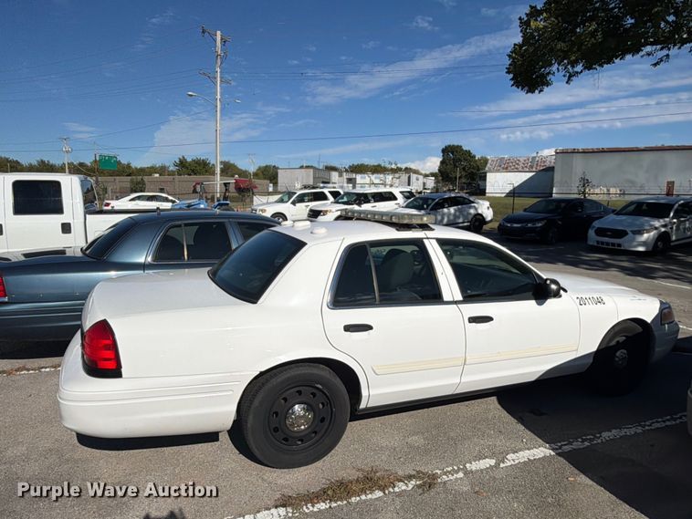 image for item FU5016 2011 Ford Crown Victoria Police Interceptor 
