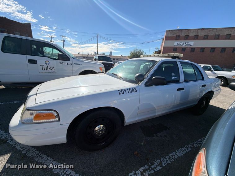 image for item FU5016 2011 Ford Crown Victoria Police Interceptor 