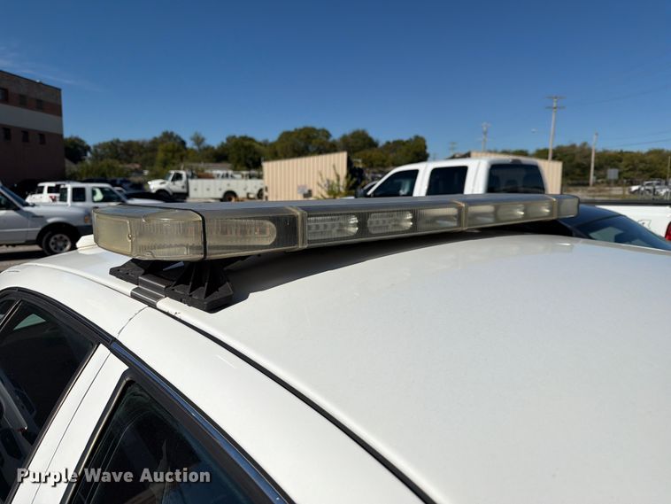 image for item FU5016 2011 Ford Crown Victoria Police Interceptor 