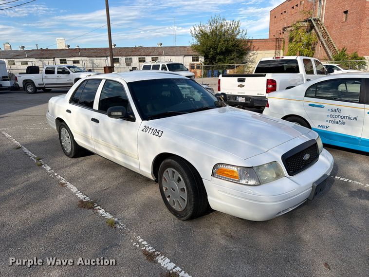 image for item FU5019 2011 Ford Crown Victoria Police Interceptor 