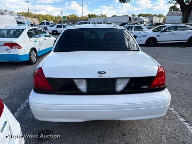 image for item FU5019 2011 Ford Crown Victoria Police Interceptor 