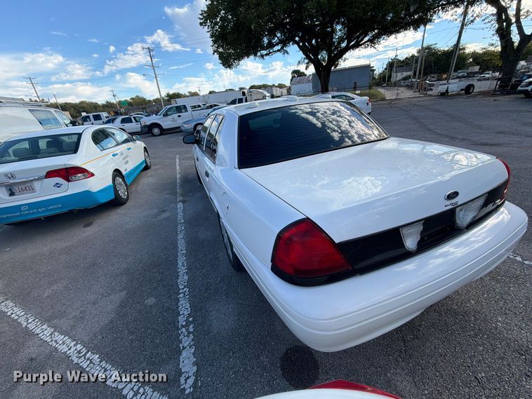 image for item FU5019 2011 Ford Crown Victoria Police Interceptor 