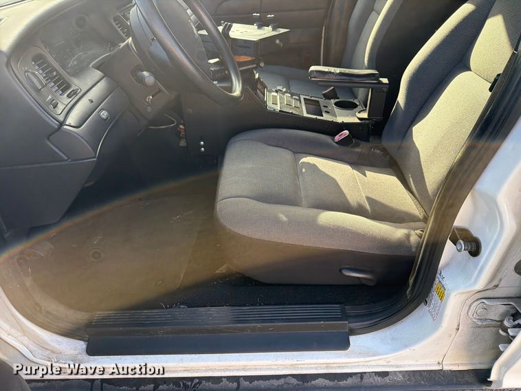 image for item FU5019 2011 Ford Crown Victoria Police Interceptor 