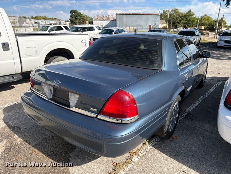 image for item FU5021 2011 Ford Crown Victoria Police Interceptor 