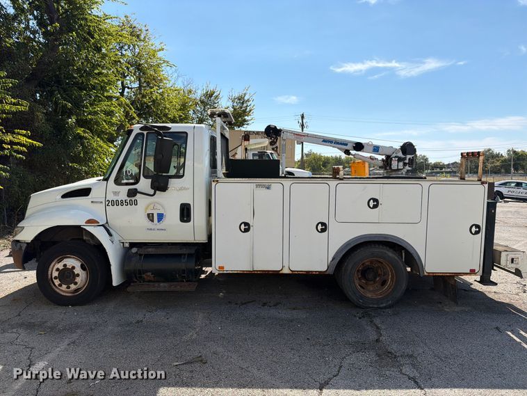 image for item FU5026 2008 International DuraStar 4300 utility / service truck