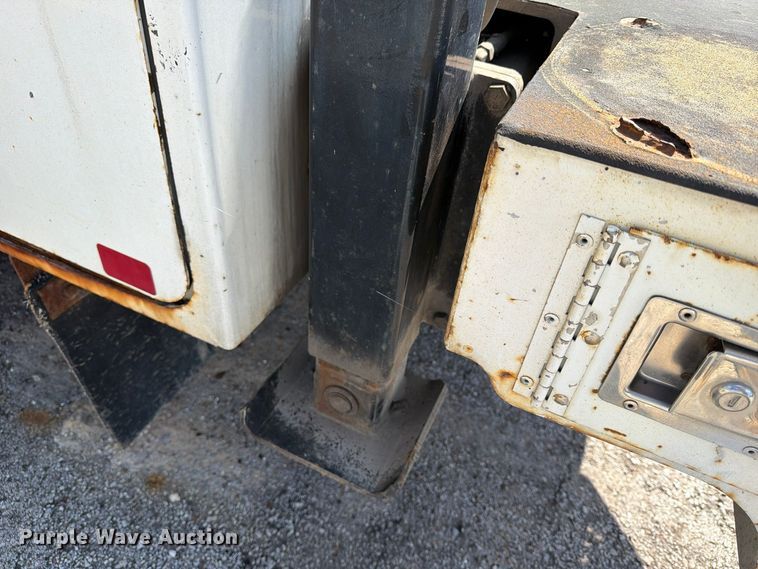 image for item FU5026 2008 International DuraStar 4300 utility / service truck