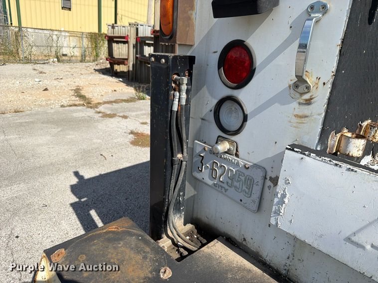 image for item FU5026 2008 International DuraStar 4300 utility / service truck