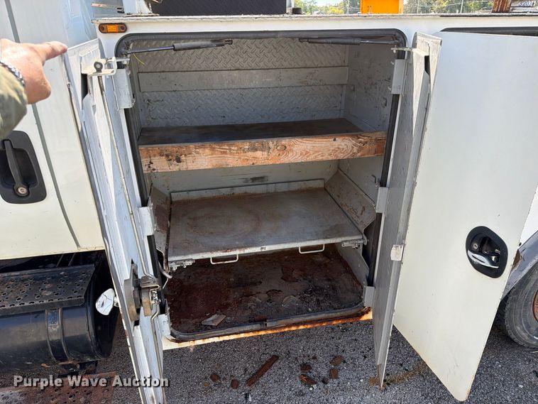 image for item FU5026 2008 International DuraStar 4300 utility / service truck
