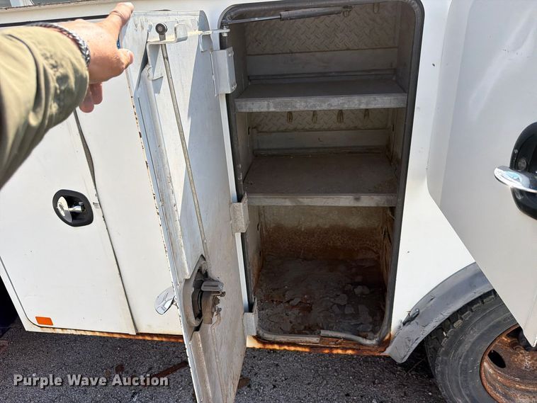 image for item FU5026 2008 International DuraStar 4300 utility / service truck