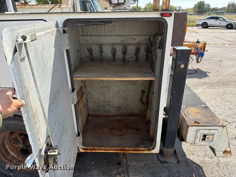 image for item FU5026 2008 International DuraStar 4300 utility / service truck