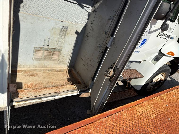 image for item FU5026 2008 International DuraStar 4300 utility / service truck