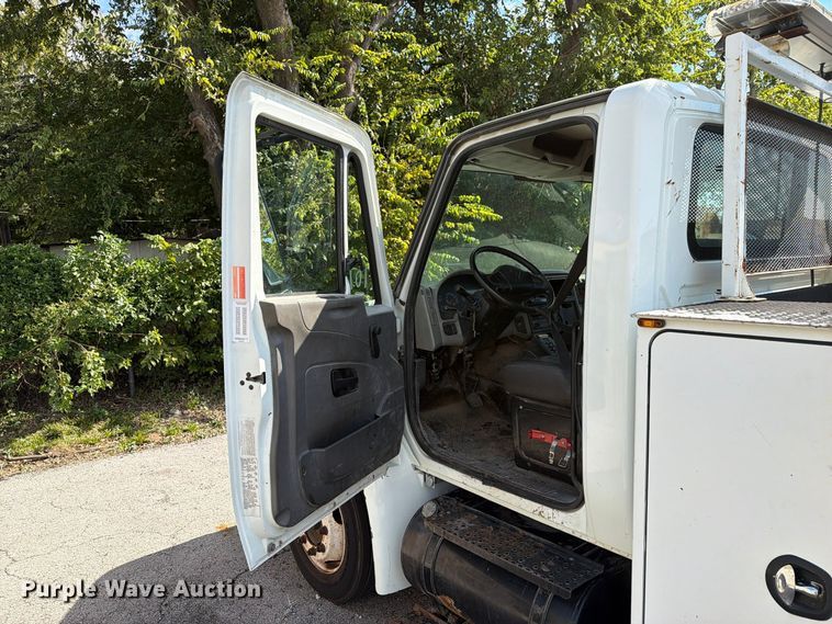 image for item FU5026 2008 International DuraStar 4300 utility / service truck